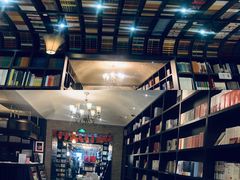 -钟书阁(松江泰晤士小镇店)