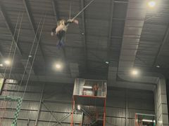 -极限PLAY运动娱乐新世界·团建派对潮玩休闲馆·室内蹦极高空游乐园