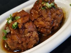 鸭蛋黄狮子头-梅飞酒家(桑园路店)