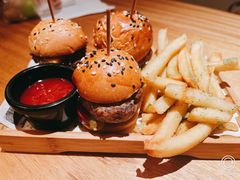 迷你牛肉小汉堡-翠贝卡&Mama Kelly Brunch Coffee(河西店)