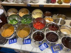 自助调料区-两三事小郡肝串串香火锅(桂庙店)