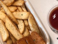 英式炸鱼配宽薯-HELLO 27 意面·沙拉·帕尼尼