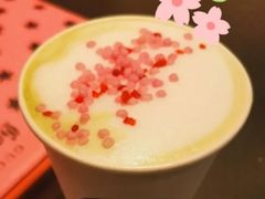 樱花草莓茶拿铁-星巴克臻选(外滩中心店)