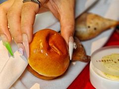 -弦月窗LUNETTE BY AMANDA(复兴路店)