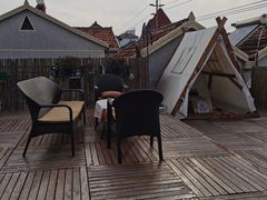 -小草屋轰趴馆别墅派对新场团建家庭聚会