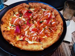 鲜三文鱼白酱披萨-O'mills Sourdough Bakery&Bistro(永嘉路店)