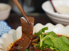 家常绍子鸭血-百年粉蒸牛肉