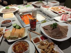 -海底捞火锅鲜切牛肉主题店(长寿路店)