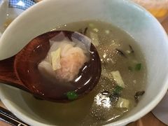 鱼籽鲜虾小馄饨-陈家生煎(世茂双子塔店)