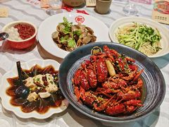 -肥肥虾庄·金牌油焖大虾(首义路店)