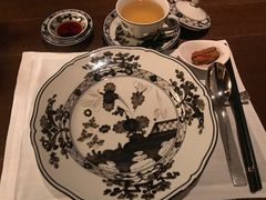 餐具摆设-夏苑(新加坡丽思卡尔顿美年酒店)