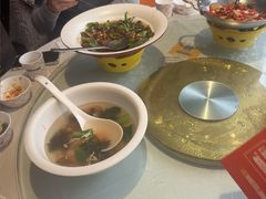 -阿瓦山寨·湘菜现炒·剁椒鱼头王(咸阳总店)