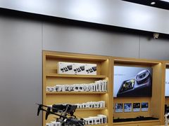 -DJI大疆(深圳华强北曼哈授权体验店)