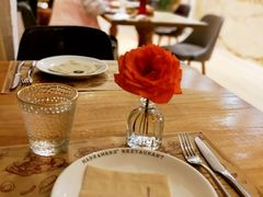 -Mark&Mars Restaurant