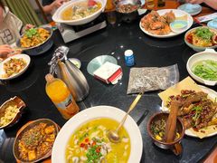 -川流不息·地道川菜·小龙虾(松东路店)