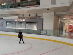 -冰纷万象滑冰场(深圳万象城店)