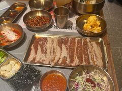 -草家酱蟹炭火烤肉店(珲春南路一店)