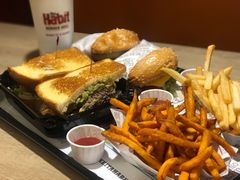 -The Habit Burger Grill 哈比特汉堡(复兴soho店)