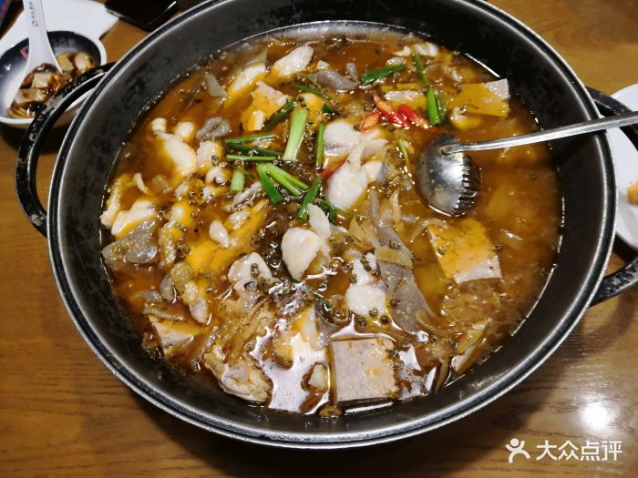 顺水鱼馆(绿地世纪城店)经典酸辣锅图片
