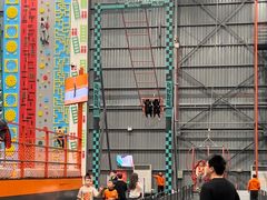 -极限PLAY运动娱乐新世界·团建派对潮玩休闲馆·室内蹦极高空游乐园