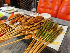-威记烧嘢·南宁烧烤·超级生牛(绿地店)