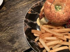 -layback cafe & bar