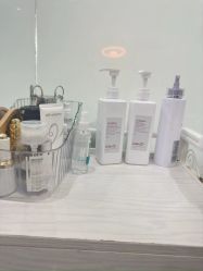 -苗方清颜专业祛痘·皮肤管理