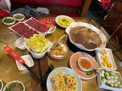 -左庭右院鲜牛肉火锅(金山万达店)
