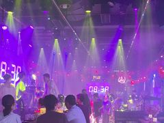 -喜鹊音乐酒馆(西街店)