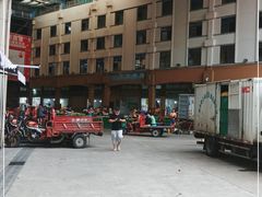 -三亚新鸿港水果一级批发市场