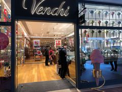 门面-VENCHI 闻绮(上海佛罗伦萨小镇店)