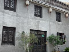 -小草屋轰趴馆别墅派对新场团建家庭聚会