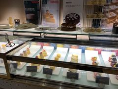 面包甜点陈列柜-BLD西餐厅(成都首座万丽酒店)
