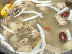 -喃喃椰·糟粕醋·椰子鸡火锅(七堡花园店)