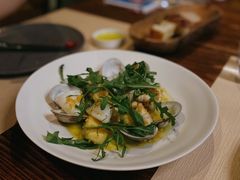 温热海鲜沙拉配牛油果-Mercato莫卡多露台餐厅与酒吧(K11店)