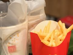 -麦当劳(上海虹桥站30B检票口楼上)