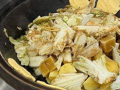 -粘豆包柴火铁锅炖