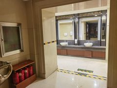 -碧中海汤泉汗蒸酒店