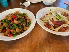 花生芽炒腊肠-大队长大灶鹅