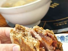 -老天桥酱肉烧饼夹肘子(天桥店)