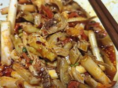 -有红鸡毛店·川菜(建设路店)