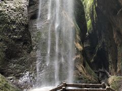 -龙水峡地缝景区