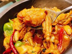 黑松露牛肝菌焖牛蛙-云海肴·汽锅鸡·云南代表菜(天山百盛优客店)