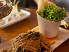 酸萝卜牛肉丝卷饼-玛吉阿米·餐吧