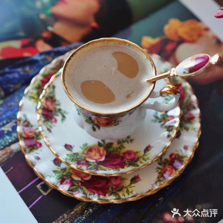 一定是忘记了，花。阿尔伯特的杯型是我永远喜欢的