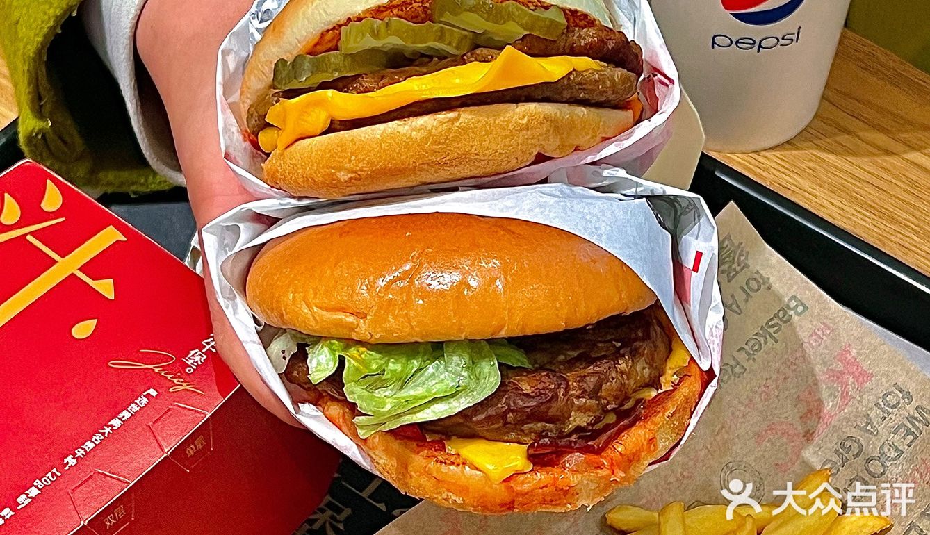 探店｜好吃欸！肯德基这个赔钱汉堡太好吃惹！