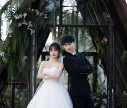 -雪中彩影婚纱摄影·微光艺术中心