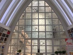 -钟书阁(松江泰晤士小镇店)