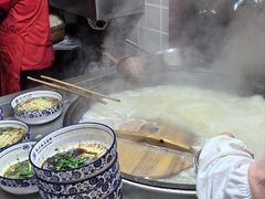 -镇南锅盖面馆(解放路店)