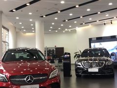 -上海星瀚奔驰4S店(长寿路店)